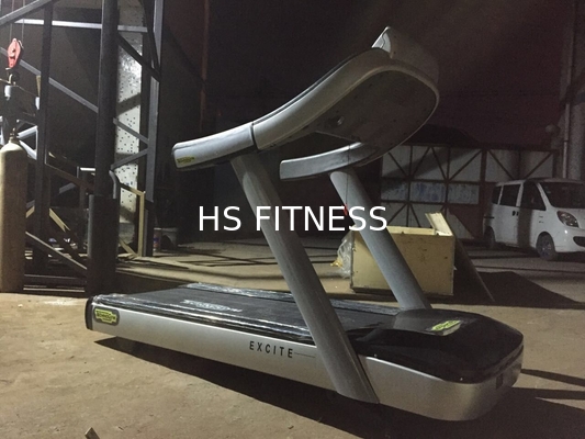 Body Building Commercial Gym Treadmill Technogym 16.1 Inch TFT Color Screen