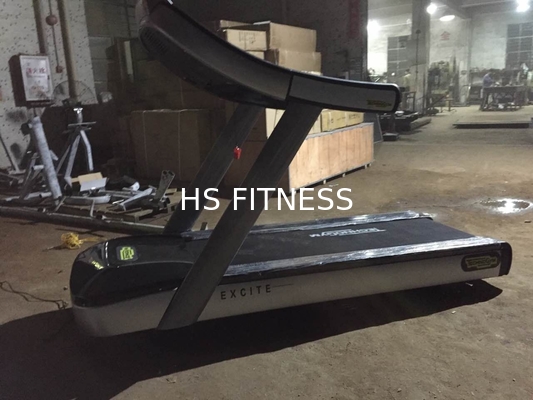 Body Building Commercial Gym Treadmill Technogym 16.1 Inch TFT Color Screen