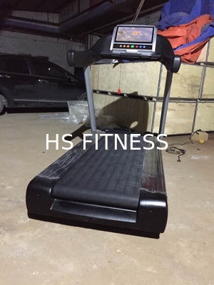 Body Building Commercial Gym Treadmill Technogym 16.1 Inch TFT Color Screen